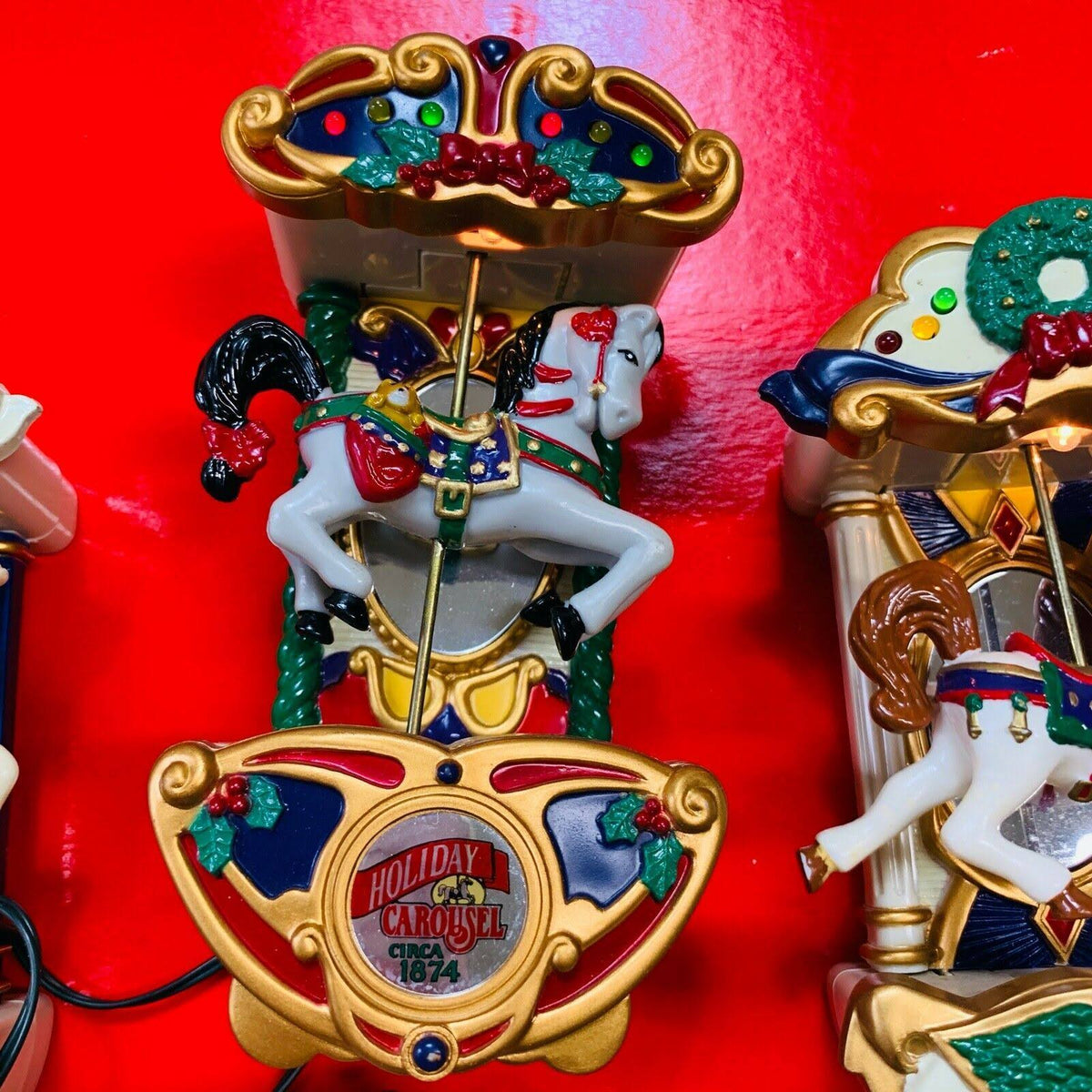 Holiday Carousel Music Mechanical 21 Carols Circus Wagon Display L8623