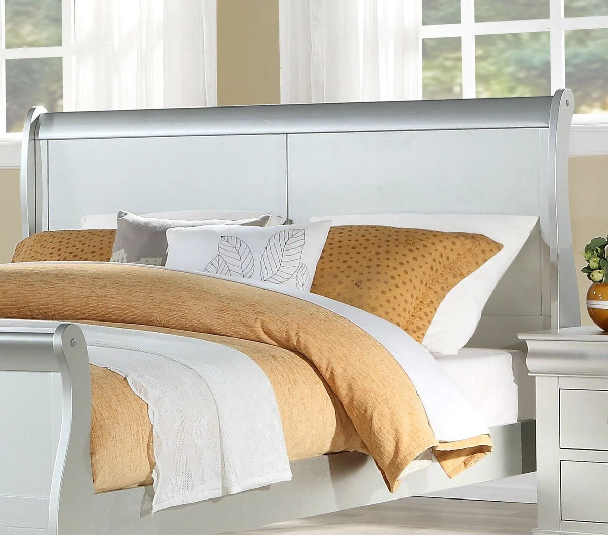 3pc Bedroom Set Eastern King Bed 2x Nightstands U901441