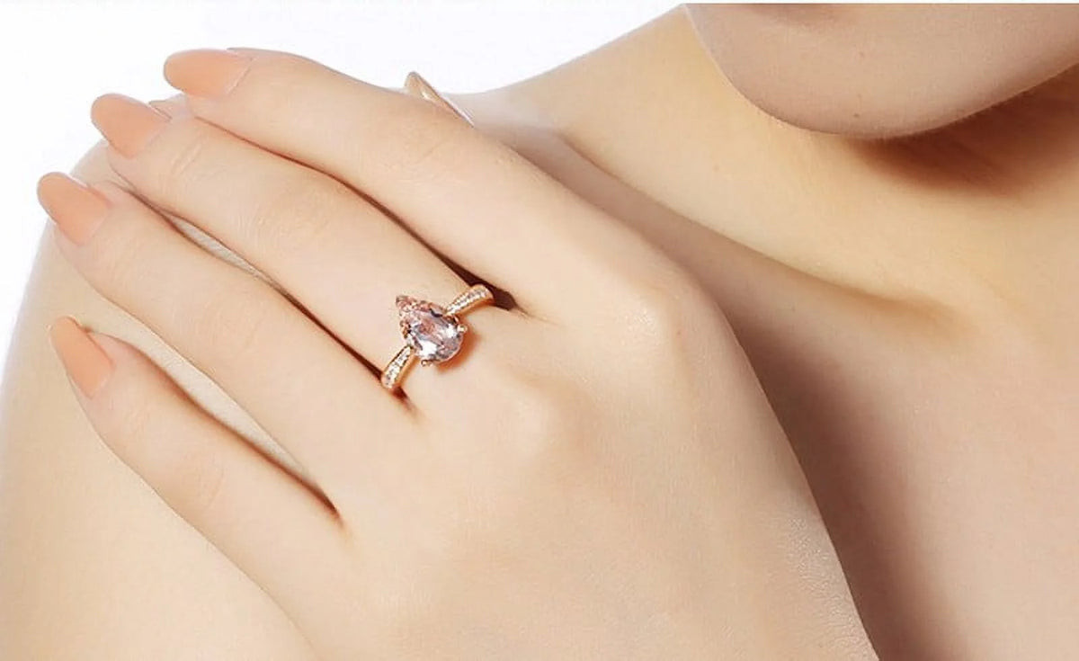 1.50 Carat Morganite and Diamond Halo Engagement Ring in Rose Gold O776400