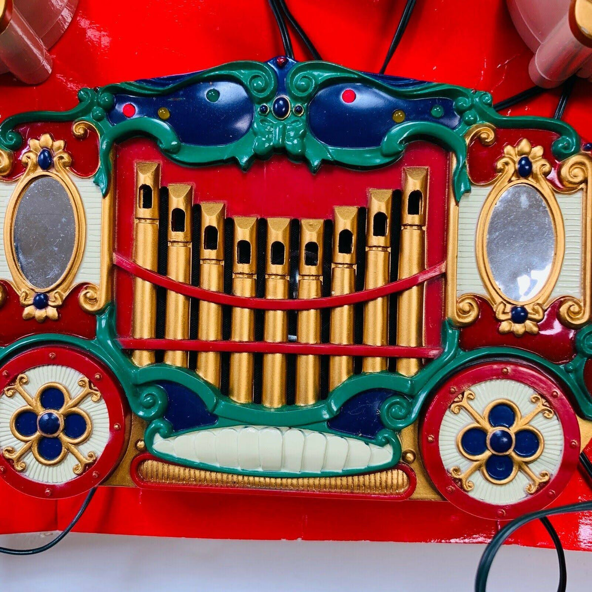 Holiday Carousel Music Mechanical 21 Carols Circus Wagon Display L8623
