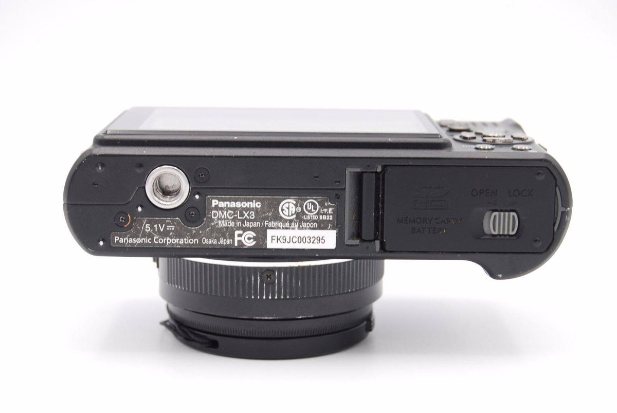 Digital Camera D64588