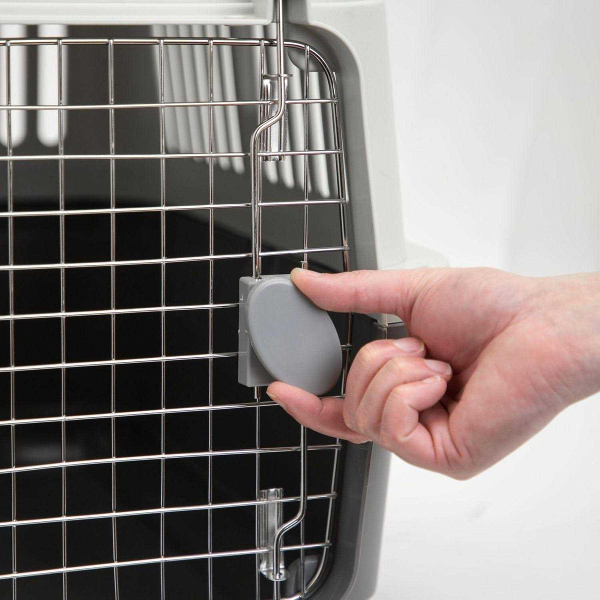 Plastic Kennels Rolling Wire Door Travel Dog Crate R3661