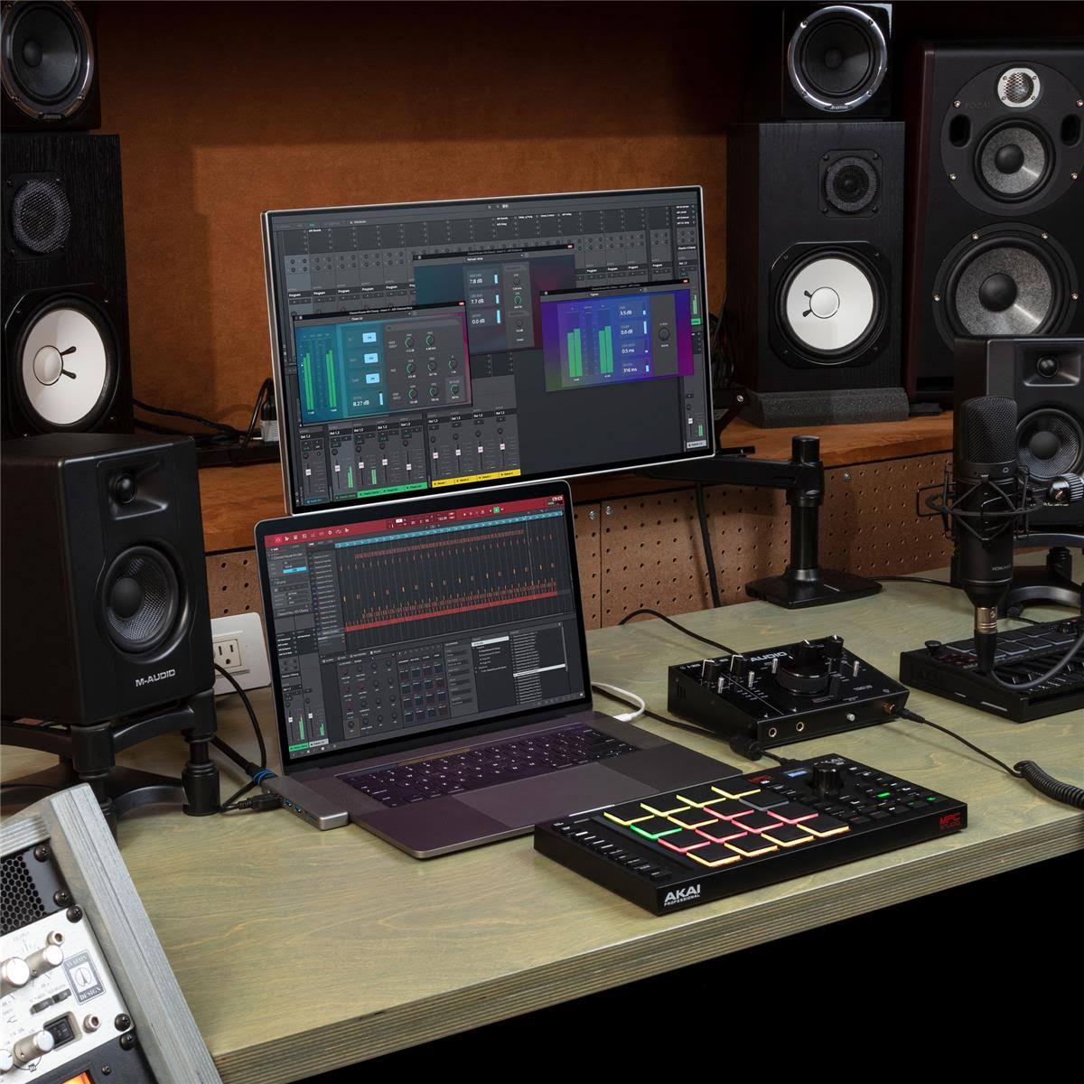 MPC Studio 2 Music Production Controller O961