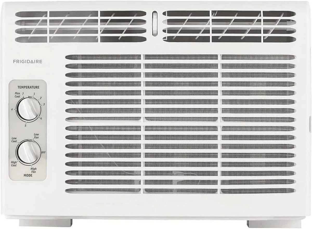White 5000 BTU Window Air Conditioner S92755