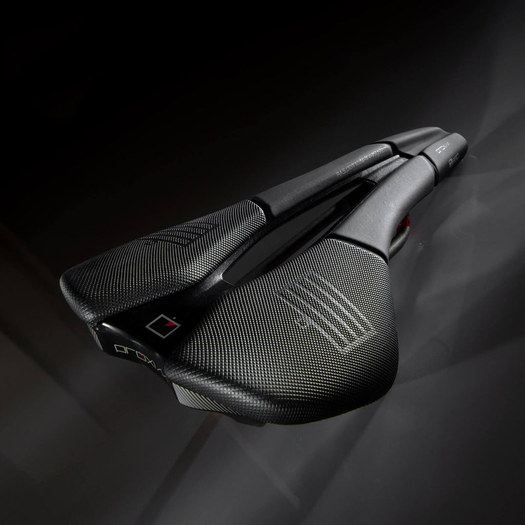 Black Tirox Saddle R8234