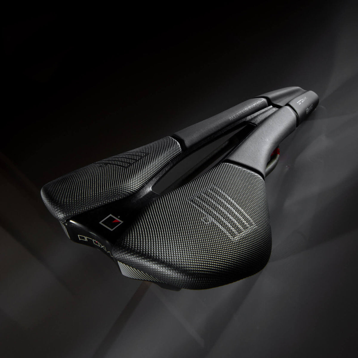 Black Tirox Saddle R8234